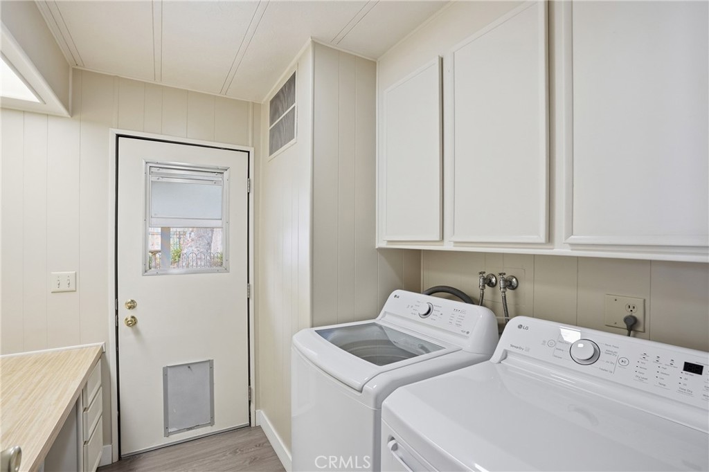 1124 Cardiff Lane Santa Maria, CA 93455 - Photo 20 of 33 Laundry Room