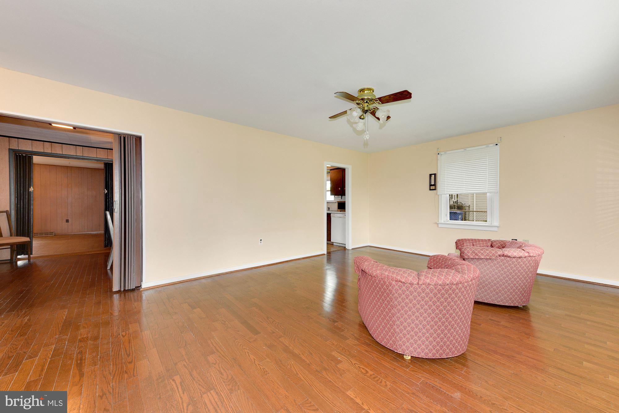 1 Sheldon Road Pemberton, NJ 08068 - Photo 4 of 24 Living Room