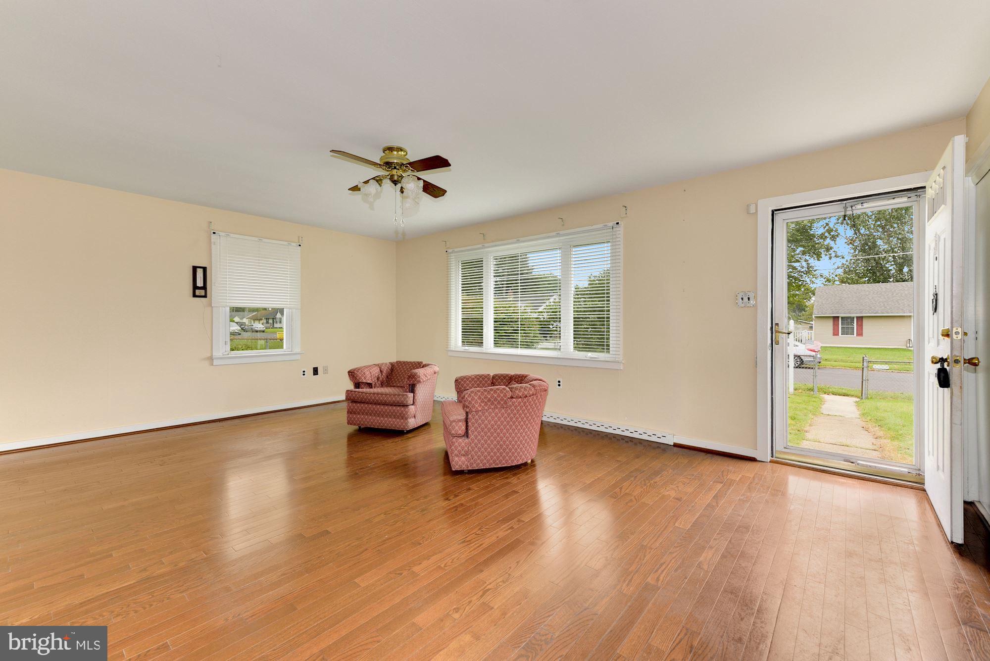 1 Sheldon Road Pemberton, NJ 08068 - Photo 5 of 24 Living Room
