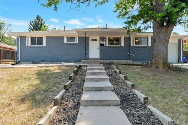 $620,000 | 210 East Geddes Avenue, Littleton, CO 80122