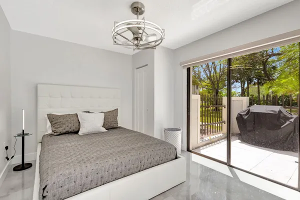 $3,500 | 355 Prestwick Circle, Unit 4, Palm Beach Gardens, FL 33418