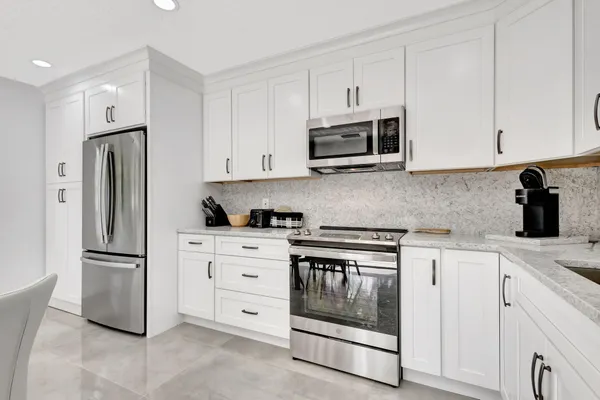 $3,500 | 355 Prestwick Circle, Unit 4, Palm Beach Gardens, FL 33418