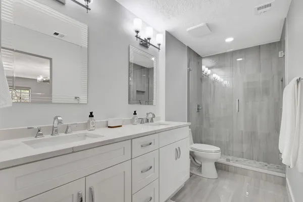 $3,500 | 355 Prestwick Circle, Unit 4, Palm Beach Gardens, FL 33418