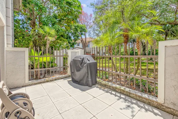 $3,500 | 355 Prestwick Circle, Unit 4, Palm Beach Gardens, FL 33418