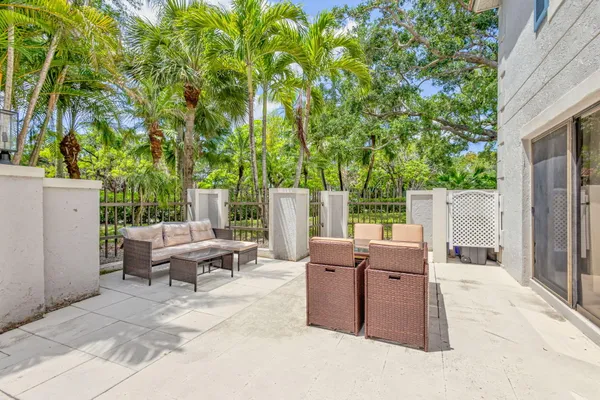 $3,500 | 355 Prestwick Circle, Unit 4, Palm Beach Gardens, FL 33418