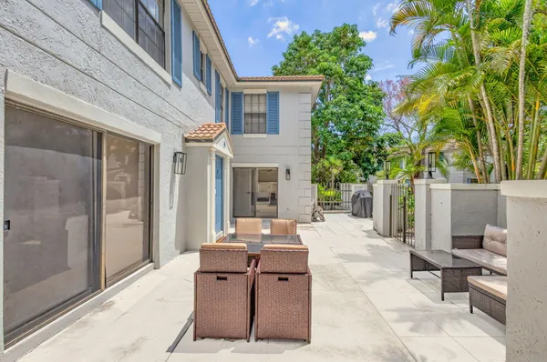 $3,500 | 355 Prestwick Circle, Unit 4, Palm Beach Gardens, FL 33418