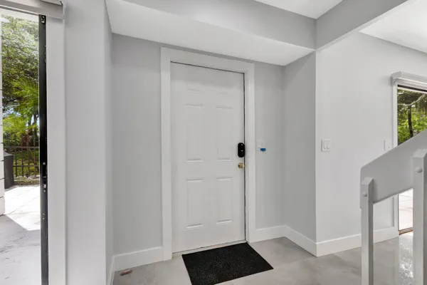 $3,500 | 355 Prestwick Circle, Unit 4, Palm Beach Gardens, FL 33418