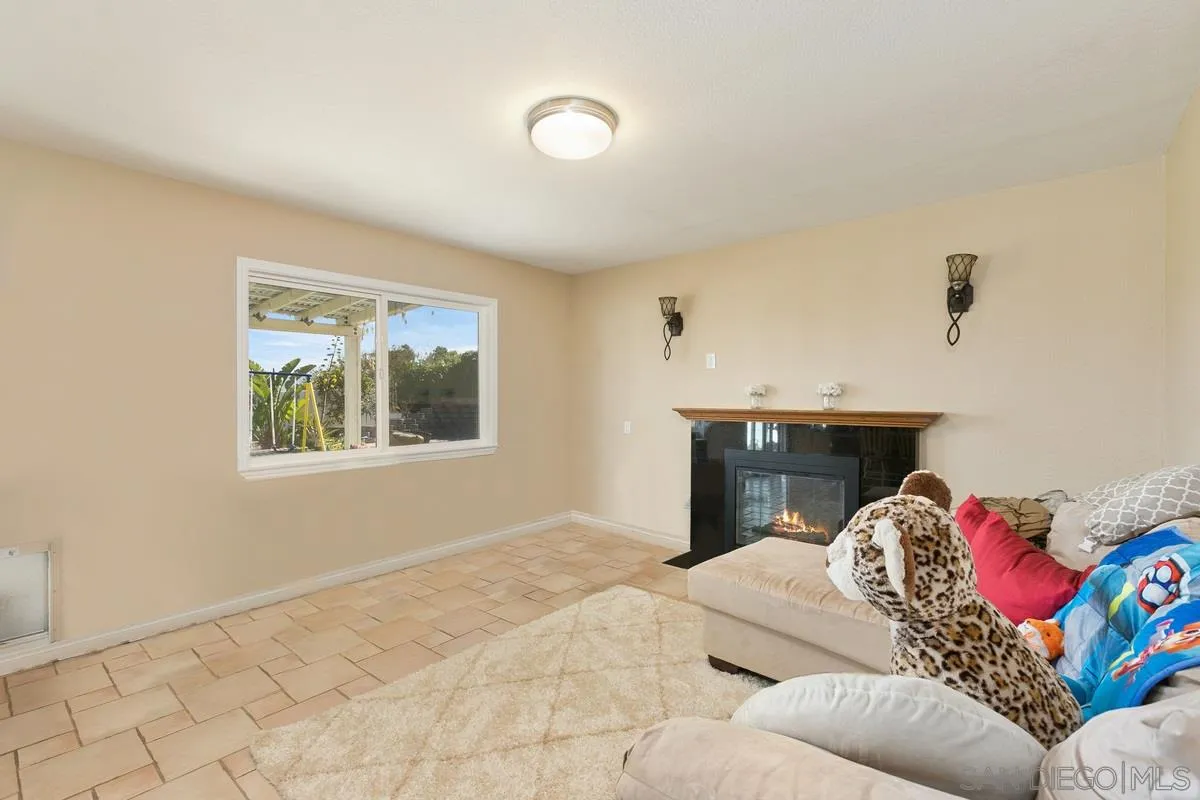 17027 Matinal Road San Diego, CA 92127 - Photo 8 of 27 Gallery Image 8