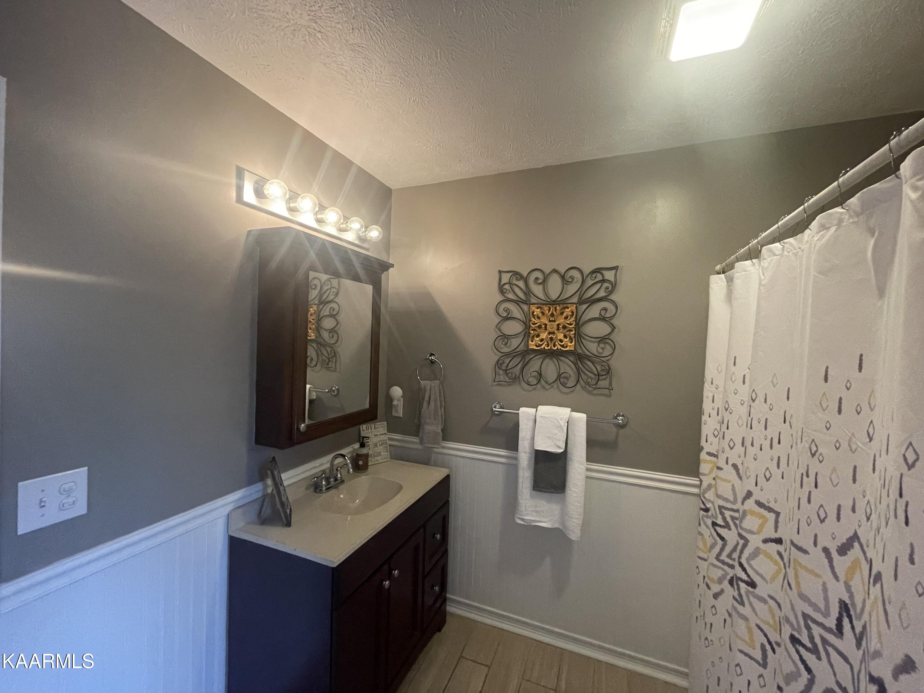 110 Guthrie Road Athens, TN 37303 - Photo 14 of 26 hall bath