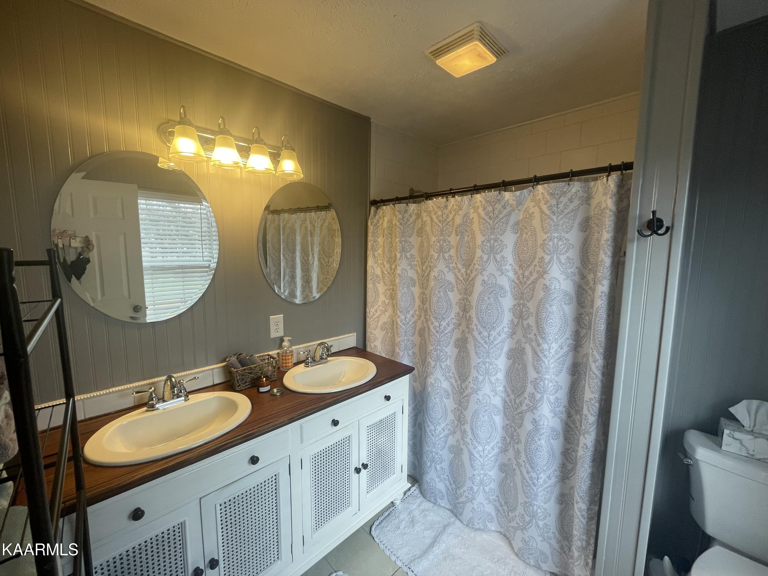 110 Guthrie Road Athens, TN 37303 - Photo 21 of 26 master bath