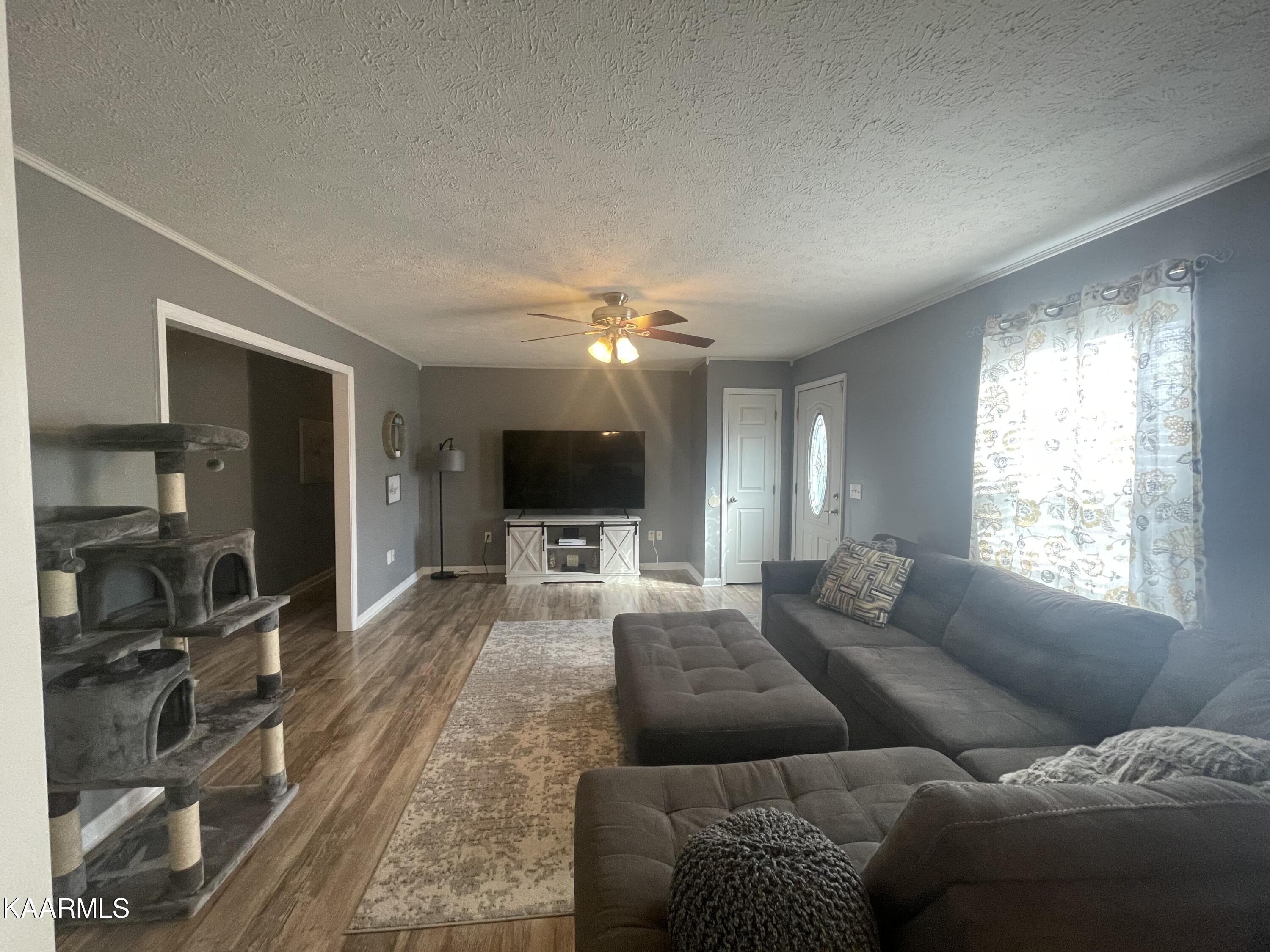 110 Guthrie Road Athens, TN 37303 - Photo 5 of 26 living room