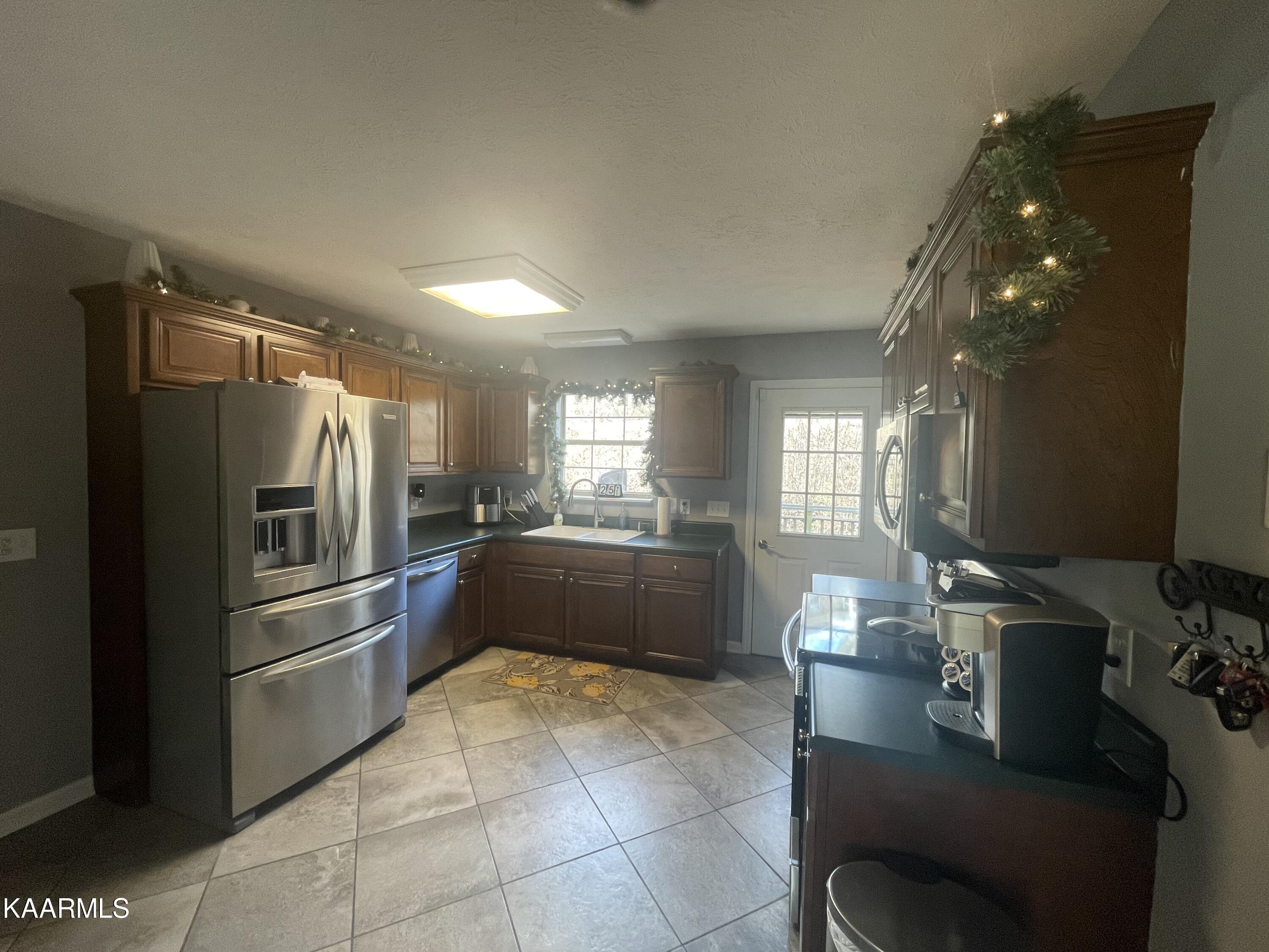 110 Guthrie Road Athens, TN 37303 - Photo 9 of 26 kitchen