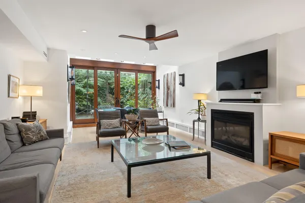 $8,485,000 | 506 East 87th Street | Upper East Side