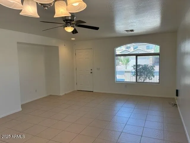 $1,450 | 25805 West Kendall Street, Buckeye, AZ 85326