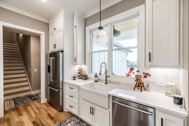 $999,900 | 1031 Kennedy Lane, Cottontown, TN 37048