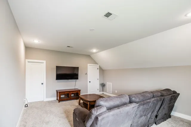 $999,900 | 1031 Kennedy Lane, Cottontown, TN 37048