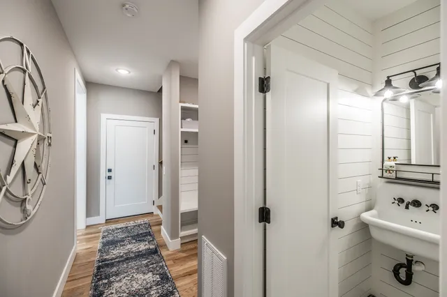 $999,900 | 1031 Kennedy Lane, Cottontown, TN 37048