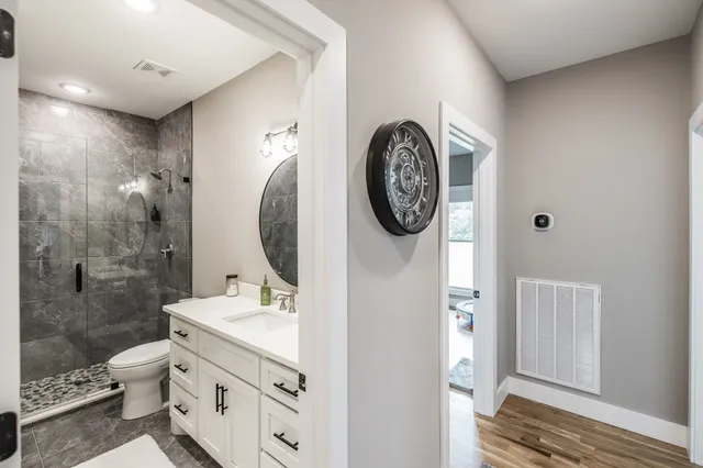 $999,900 | 1031 Kennedy Lane, Cottontown, TN 37048