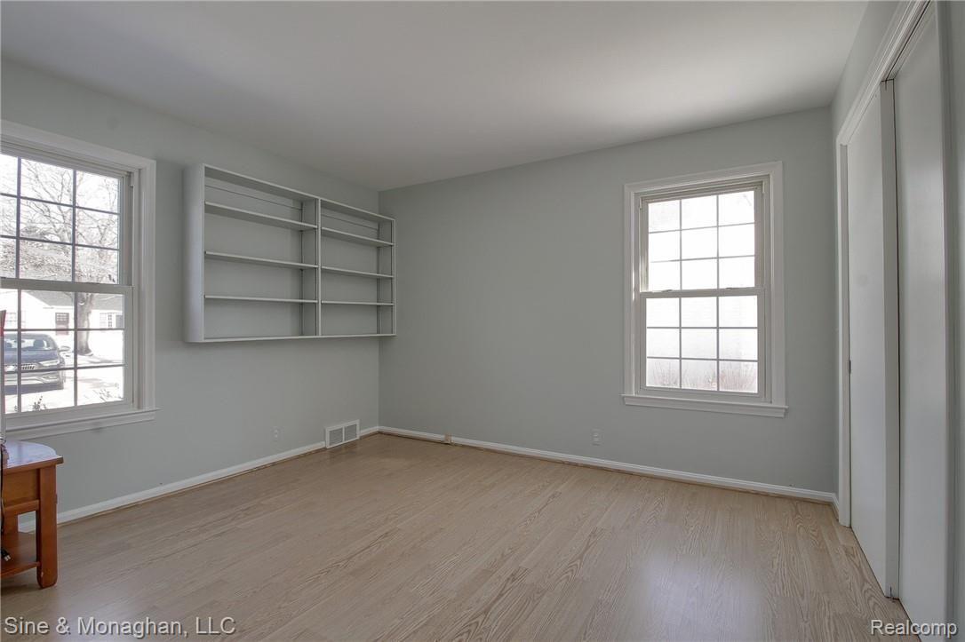 699 Shoreham Road Grosse Pointe, MI 48236 - Photo 17 of 21 21-2nd Bedroom.jpg