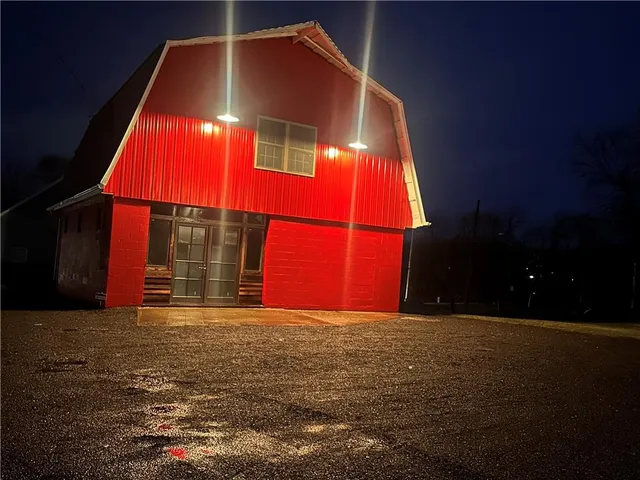 $1,500 | 11 Clyde Street, Ellwood City, PA 16117