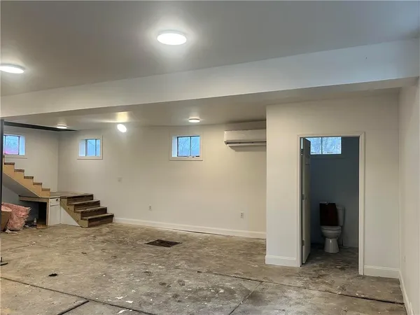 $1,300 | 11 Clyde Street, Ellwood City, PA 16117