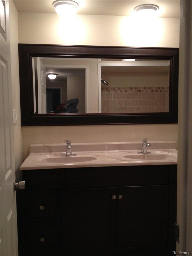 21161 Andover Road Southfield, MI 48076 - Photo 19 of 23 IMG_0675.jpg