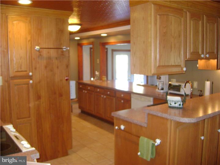2565 Exton Road Hatboro, PA 19040 - Photo 11 of 25 Kitchen