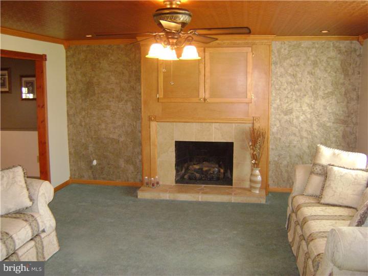 2565 Exton Road Hatboro, PA 19040 - Photo 3 of 25 Living Room