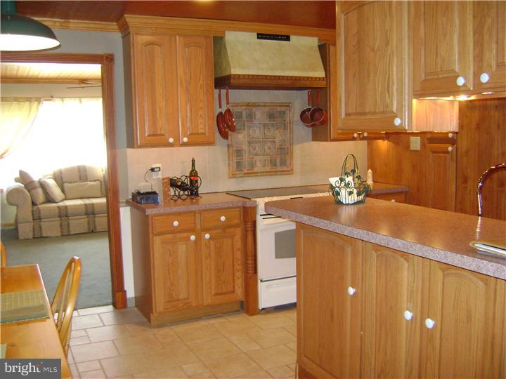 2565 Exton Road Hatboro, PA 19040 - Photo 8 of 25 Kitchen