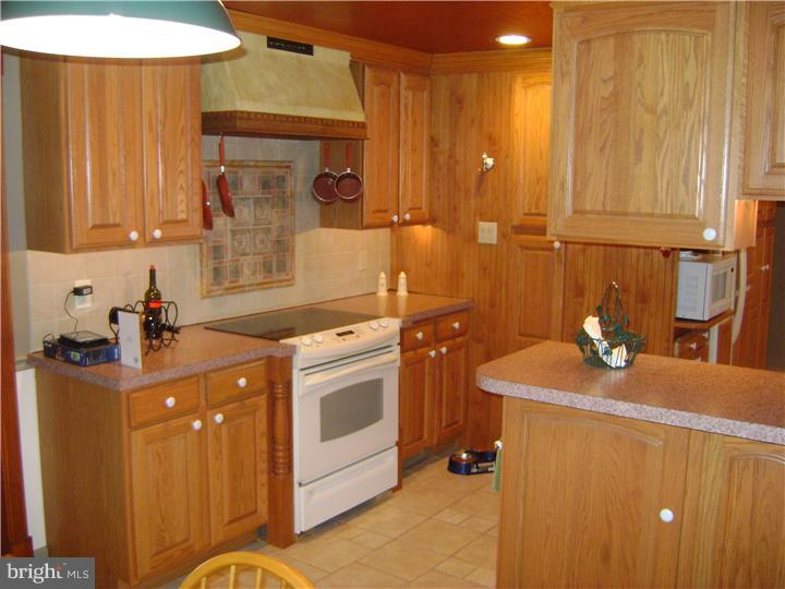 2565 Exton Road Hatboro, PA 19040 - Photo 10 of 25 Kitchen