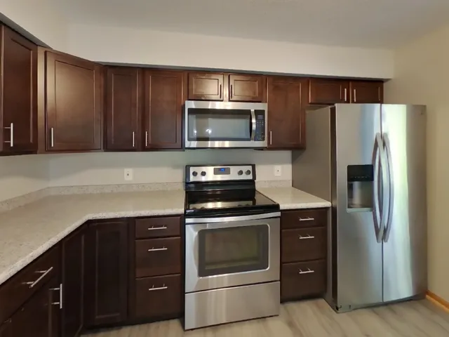 $2,249 | 3409 Brookview Drive, Burnsville, MN 55337