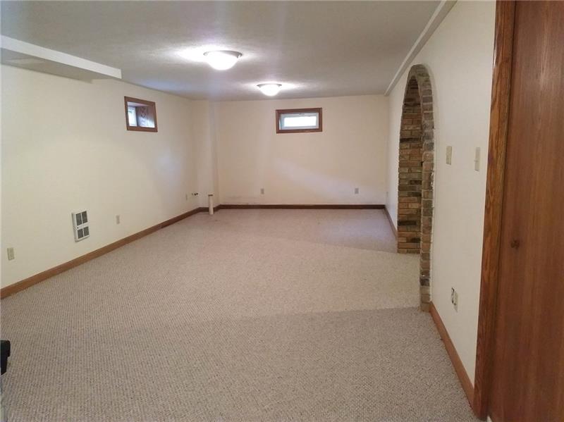 21 Gibson Road Greenville, PA 16125 - Photo 19 of 25 Den