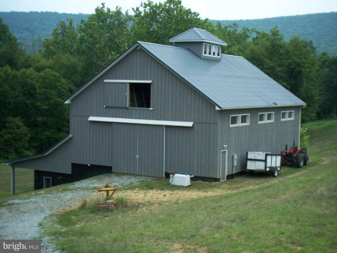 19600 Frog Eye Road Knoxville, MD 21758 - Photo 17 of 20 Barn