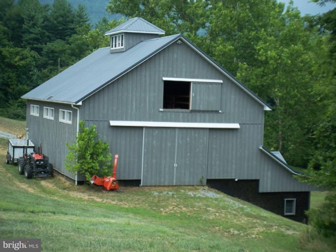 19600 Frog Eye Road Knoxville, MD 21758 - Photo 6 of 20 Barn