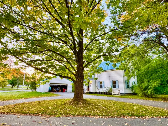 $175,500 | 458 Birch Street, Bangor, ME 04401