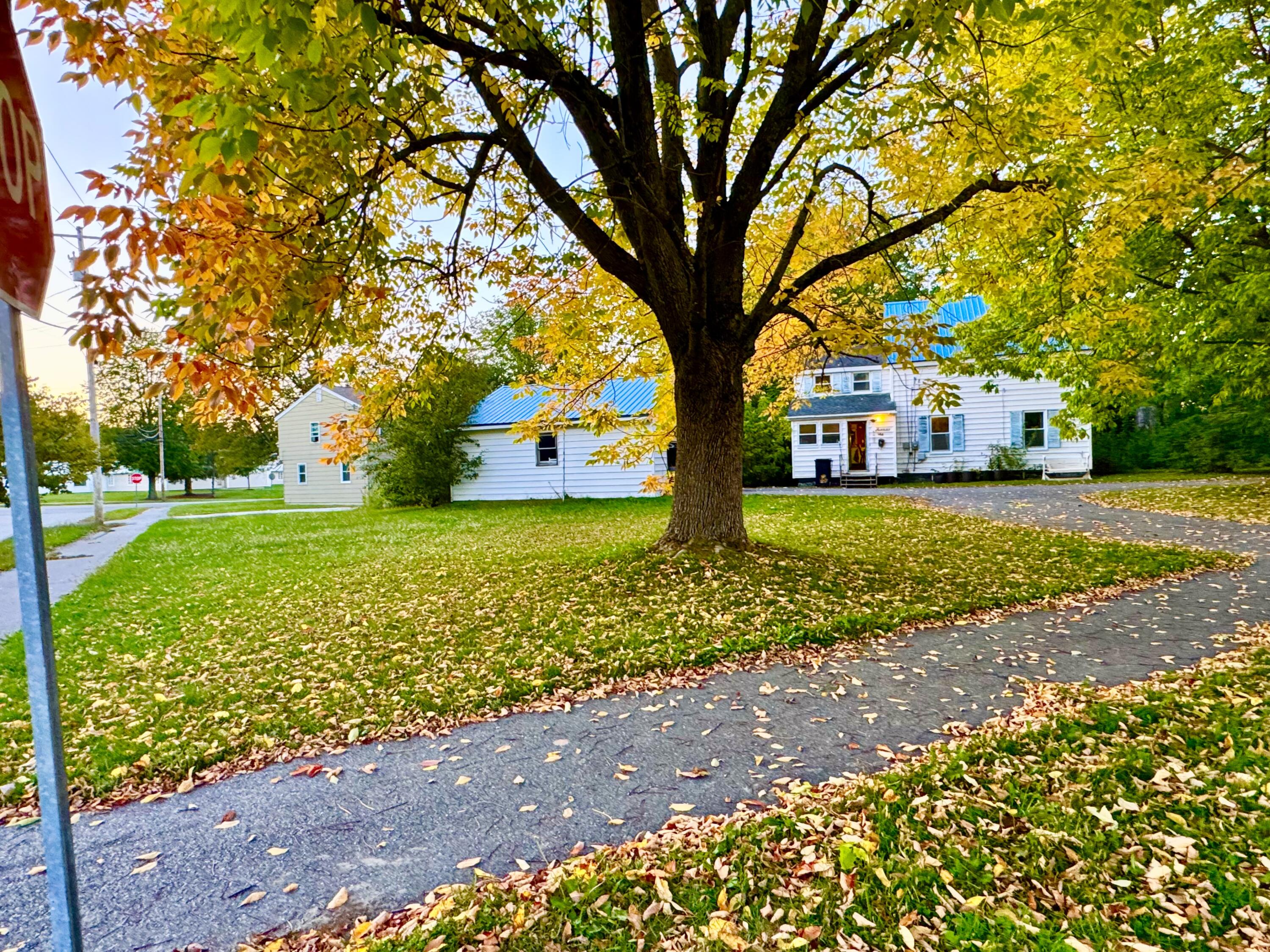 458 Birch Street Bangor, ME 04401 - Photo 8 of 48 Sidewalks