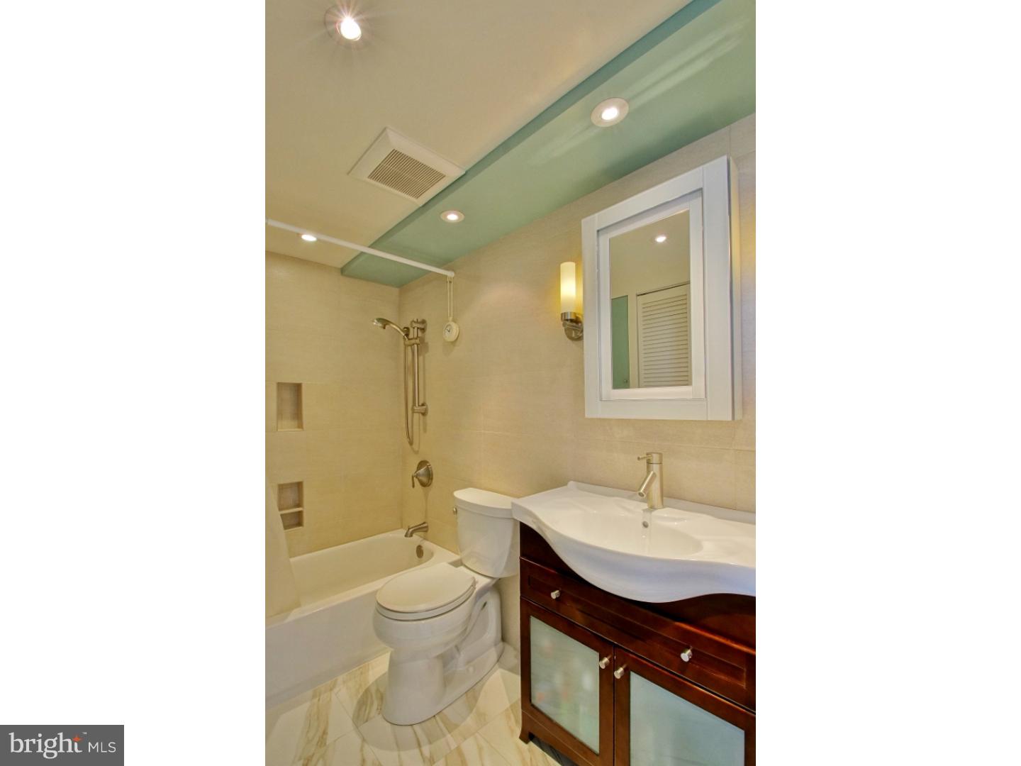 1420 Locust Street, Unit 29R Philadelphia, PA 19102 - Photo 11 of 23