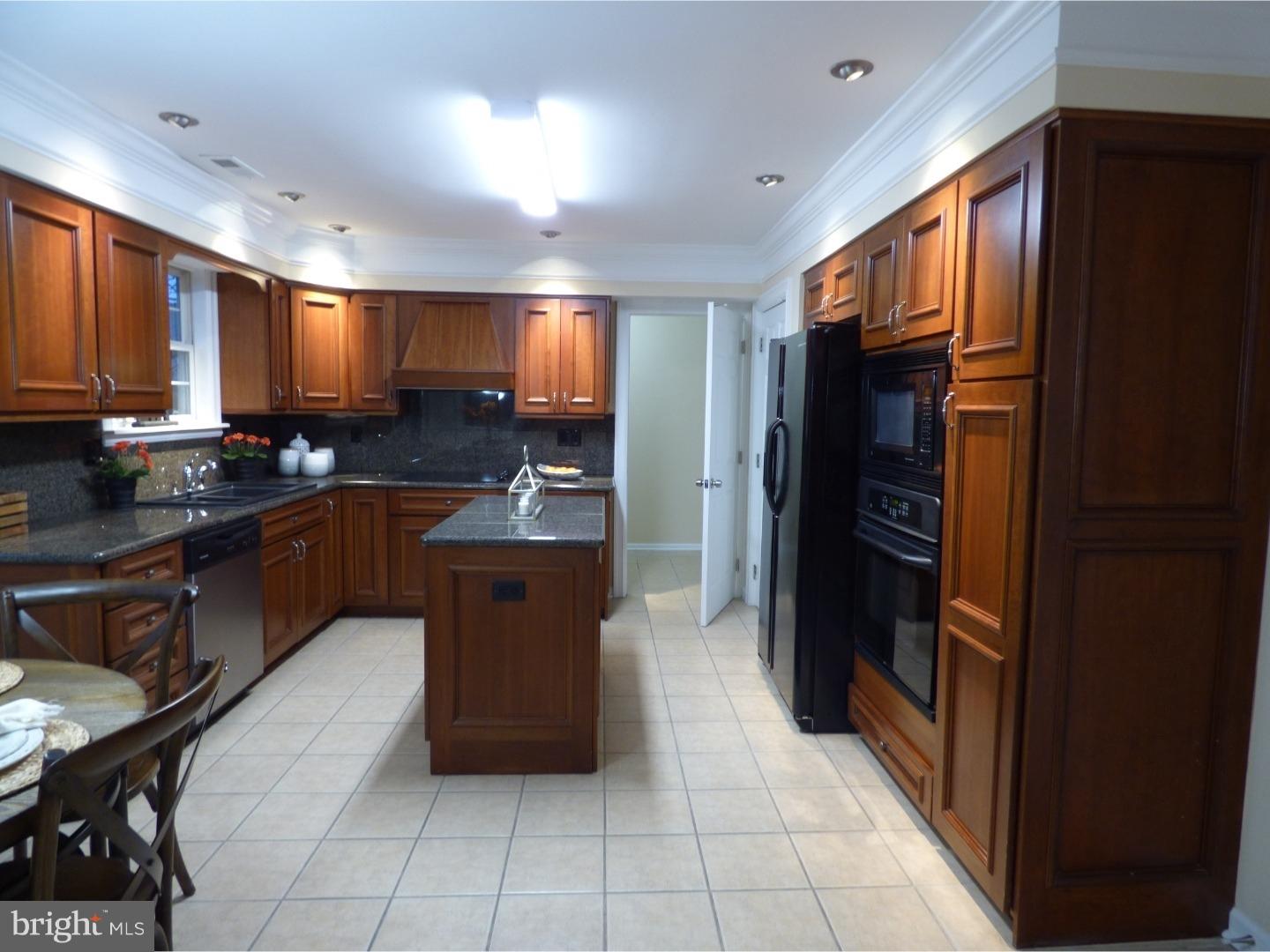 8 Teaberry Lane Riverside, NJ 08075 - Photo 10 of 24 Gallery Image 10