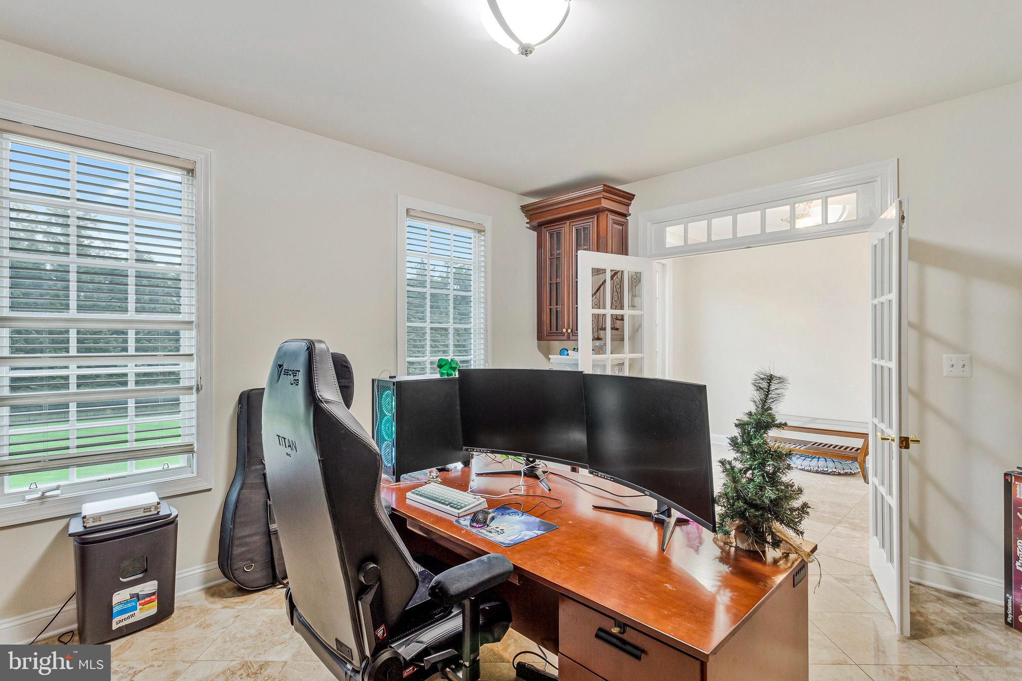 2901 George Howard Way Davidsonville, MD 21035 - Photo 24 of 70 a workspace with furniture and a window