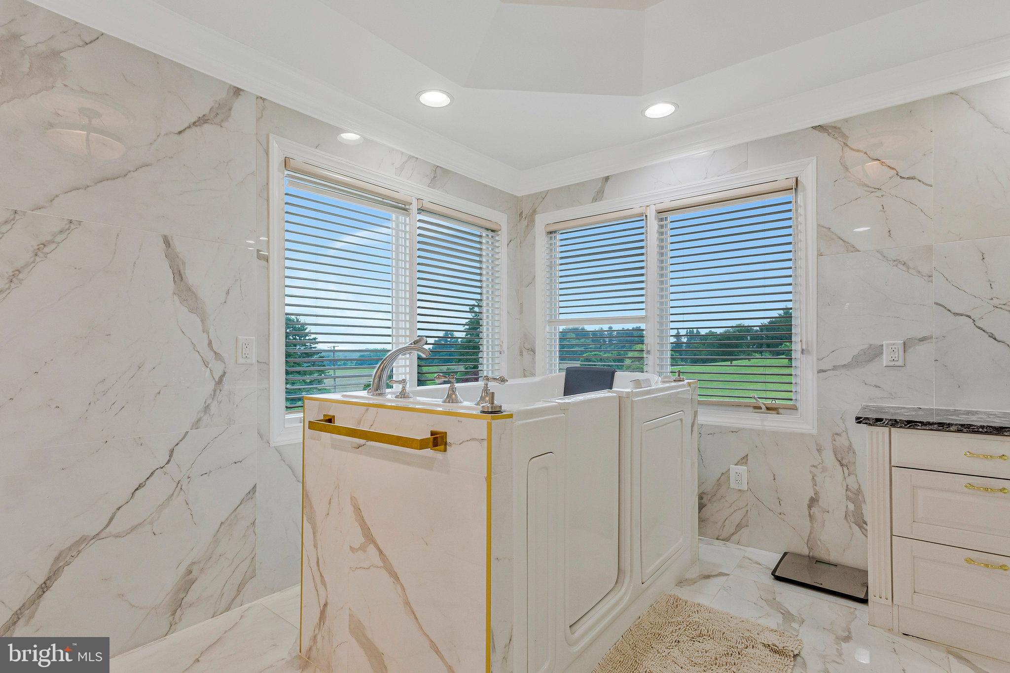 2901 George Howard Way Davidsonville, MD 21035 - Photo 37 of 70 a view of washer and dryer sitting in a room