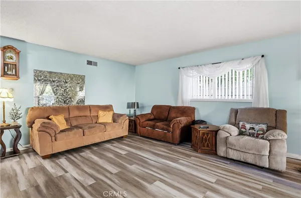 $840,000 | 11474 Gladstone Avenue, Sylmar, CA 91342