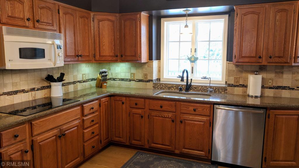 2718 Bamber Lane Southwest Rochester, MN 55902 - Photo 4 of 23