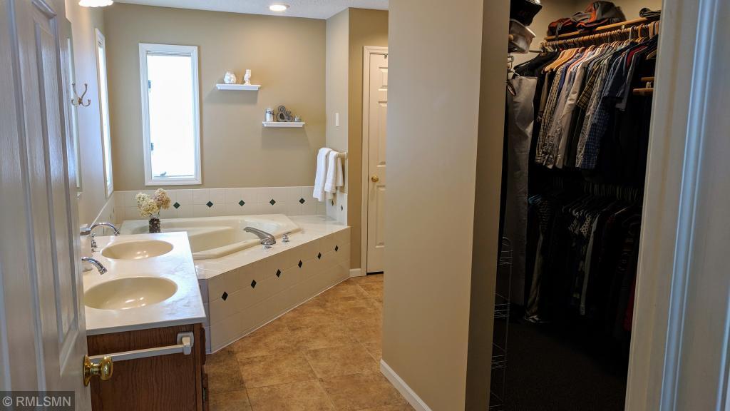 2718 Bamber Lane Southwest Rochester, MN 55902 - Photo 8 of 23