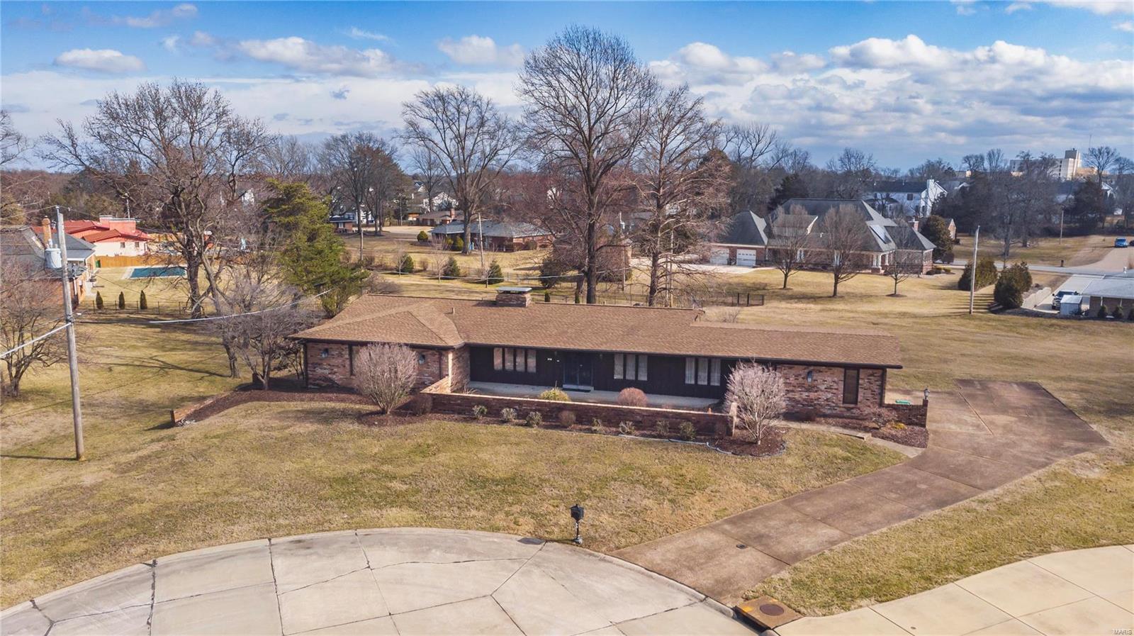 8 Daybreak Estates St. Louis, MO 63128 - Photo 14 of 15