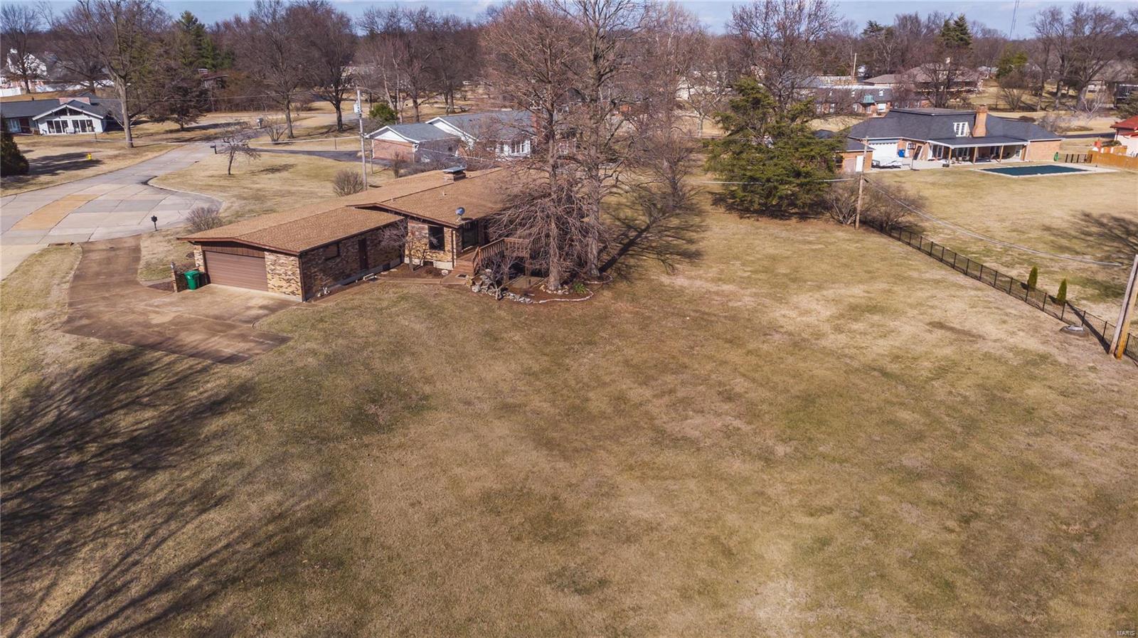 8 Daybreak Estates St. Louis, MO 63128 - Photo 6 of 15