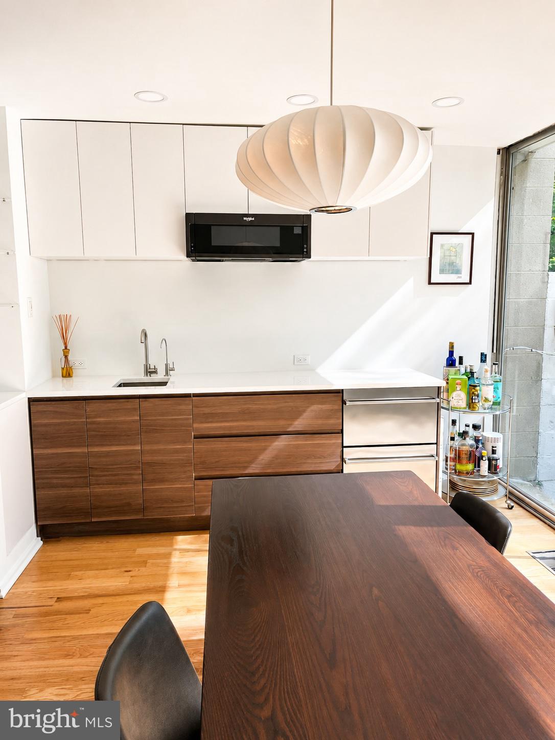 11579 Maple Ridge Road Reston, VA 20190 - Photo 3 of 13 2nd Level Kitchenette
