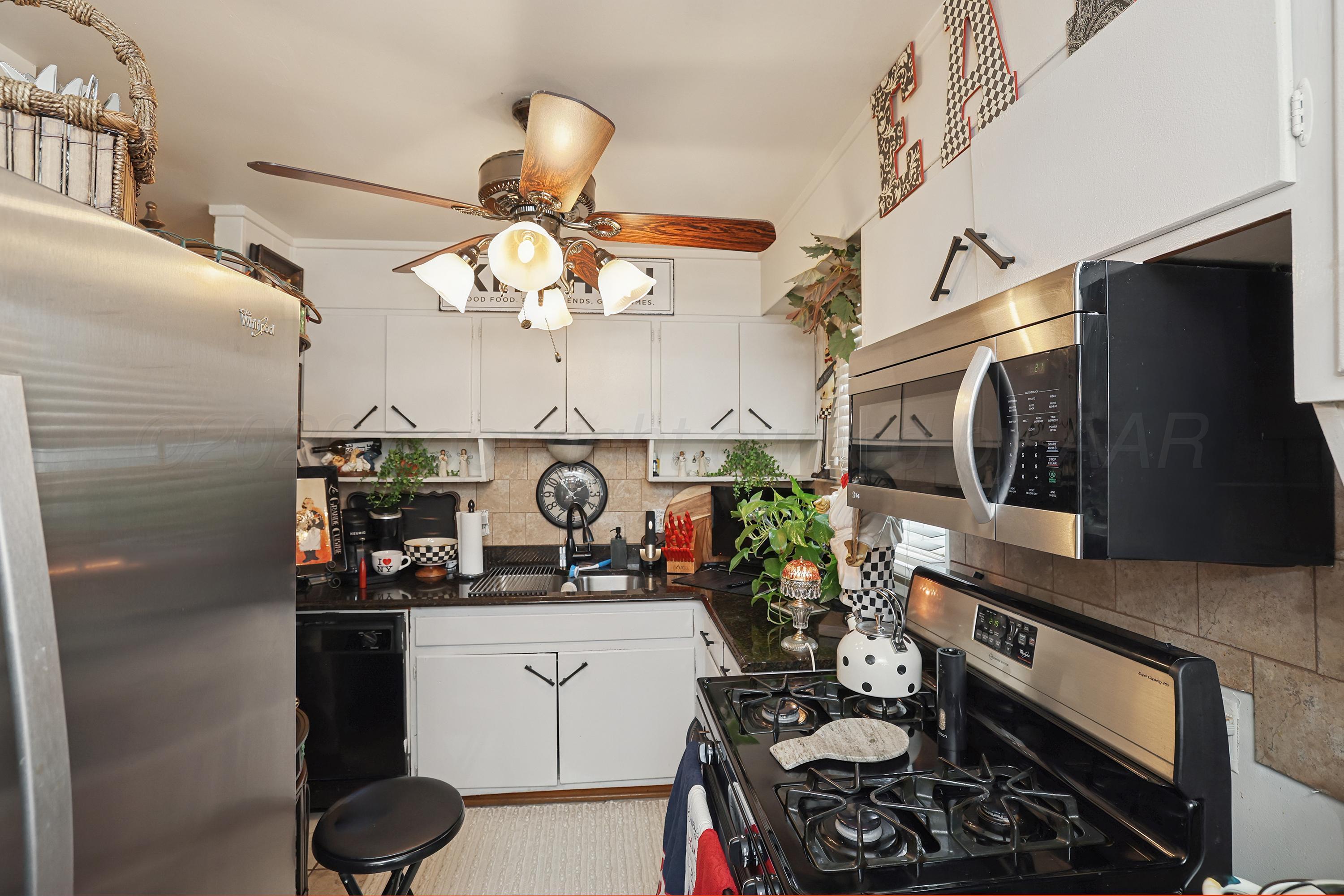 5012 South Crockett Street Amarillo, TX 79110 - Photo 25 of 26 8-Kitchen