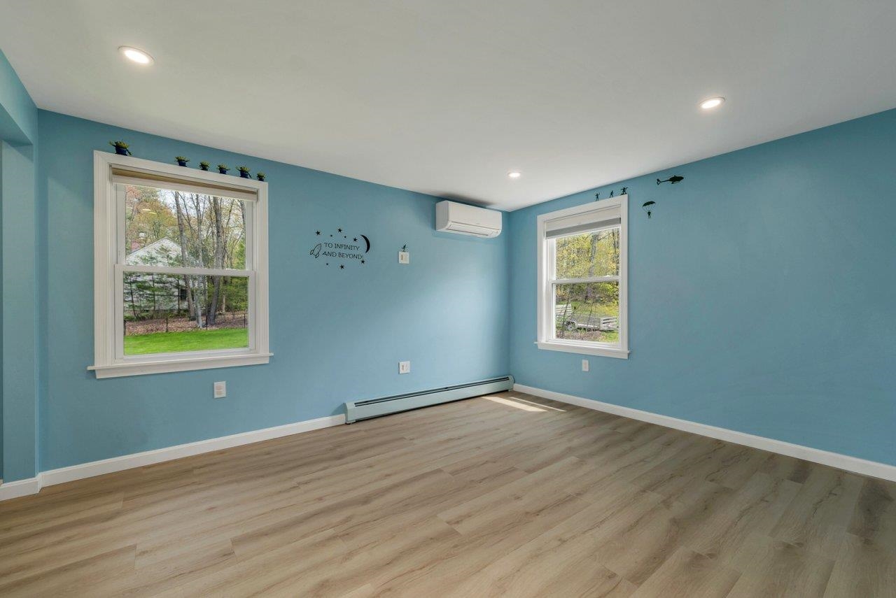 13 Doris Street Derry, NH 03038 - Photo 23 of 41