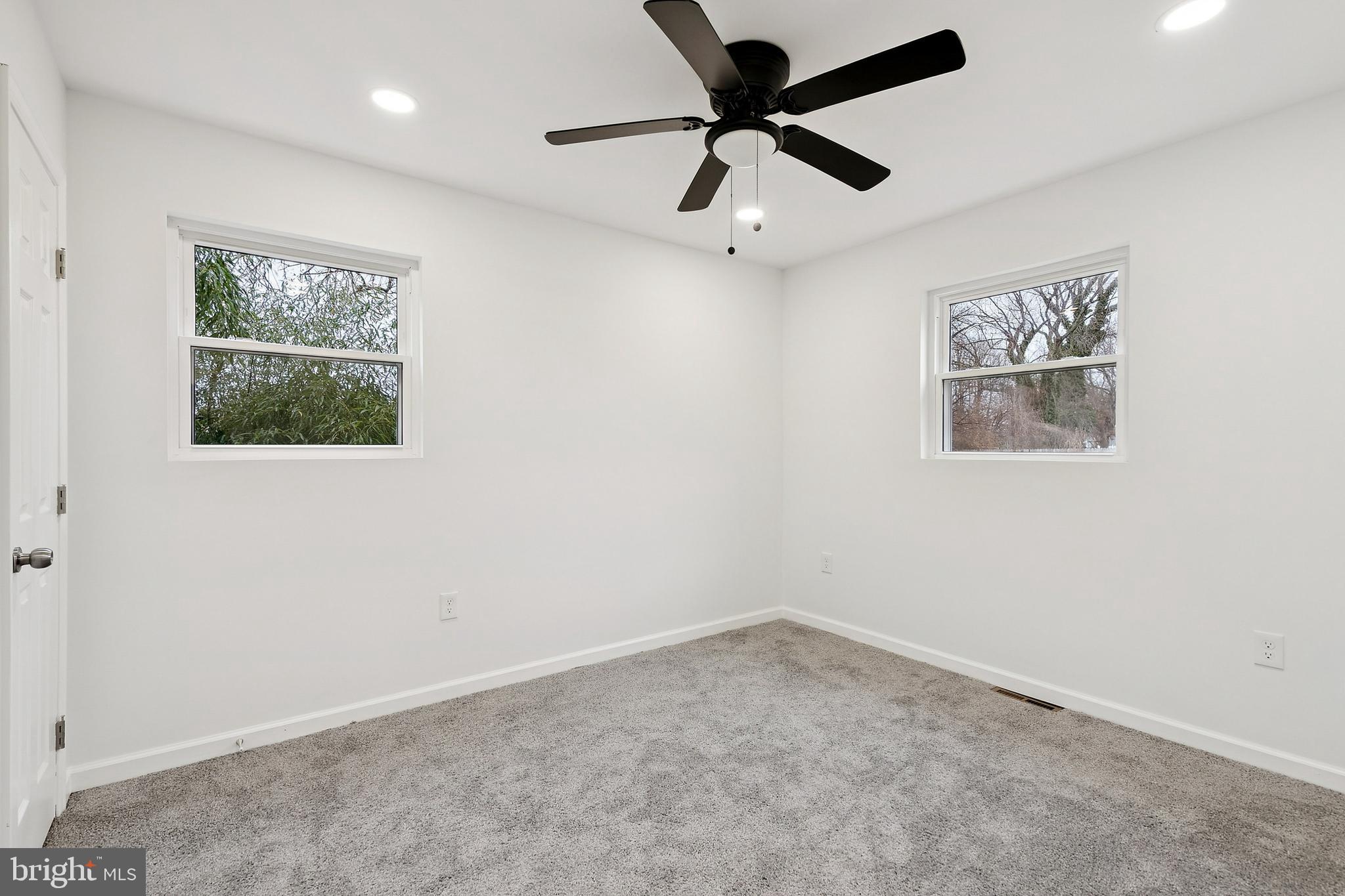 911 Allison Road Burlington, NJ 08016 - Photo 15 of 31 Gallery Image 15