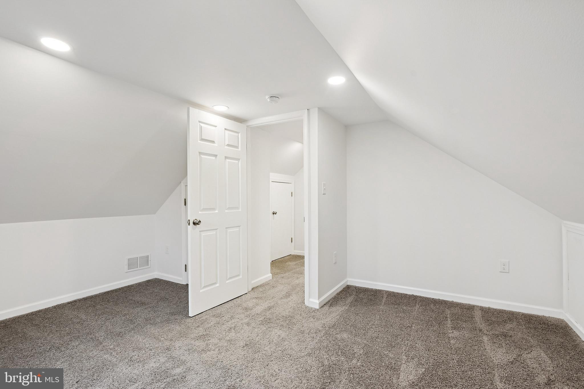 911 Allison Road Burlington, NJ 08016 - Photo 25 of 31 Gallery Image 25
